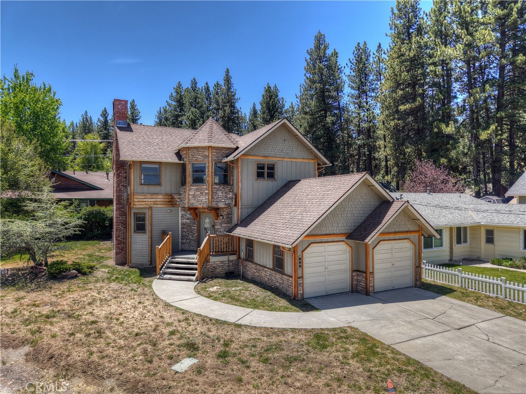 858 Club View Drive