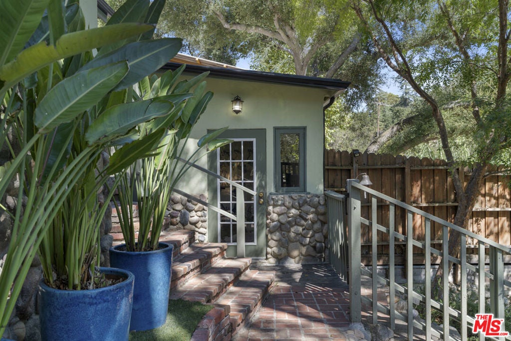 1367 Oakwood Drive
