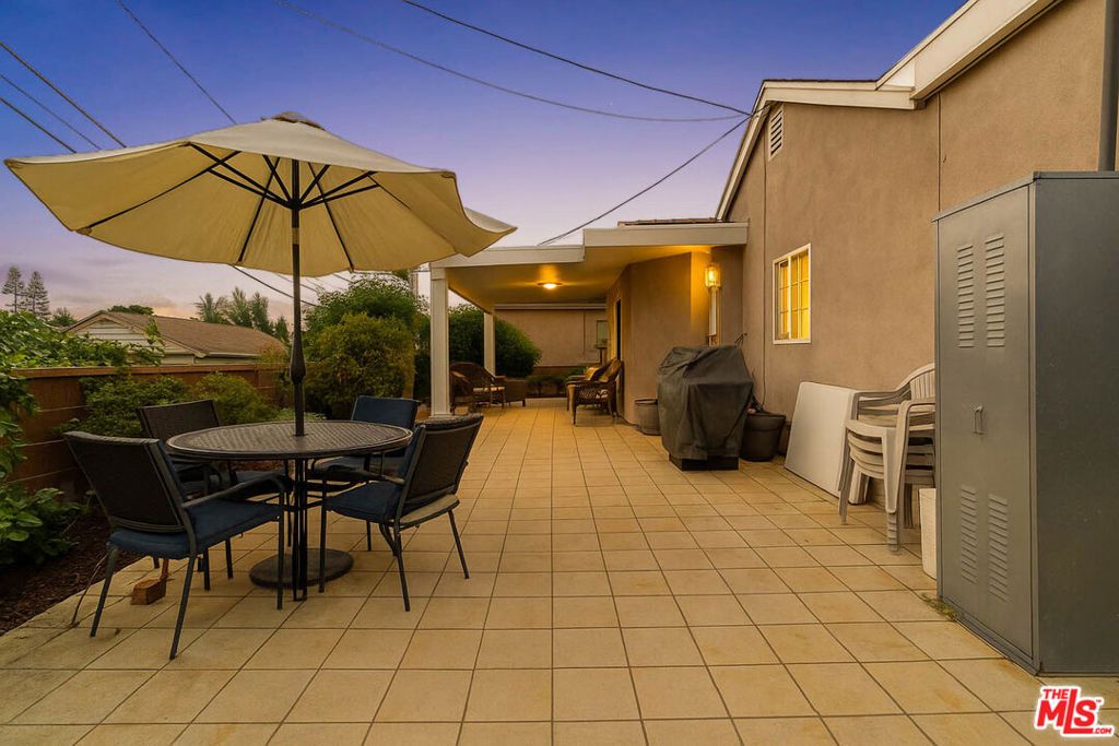 Photo of 11731 Cimarron Avenue, Hawthorne, CA 90250 (MLS # 25550733)