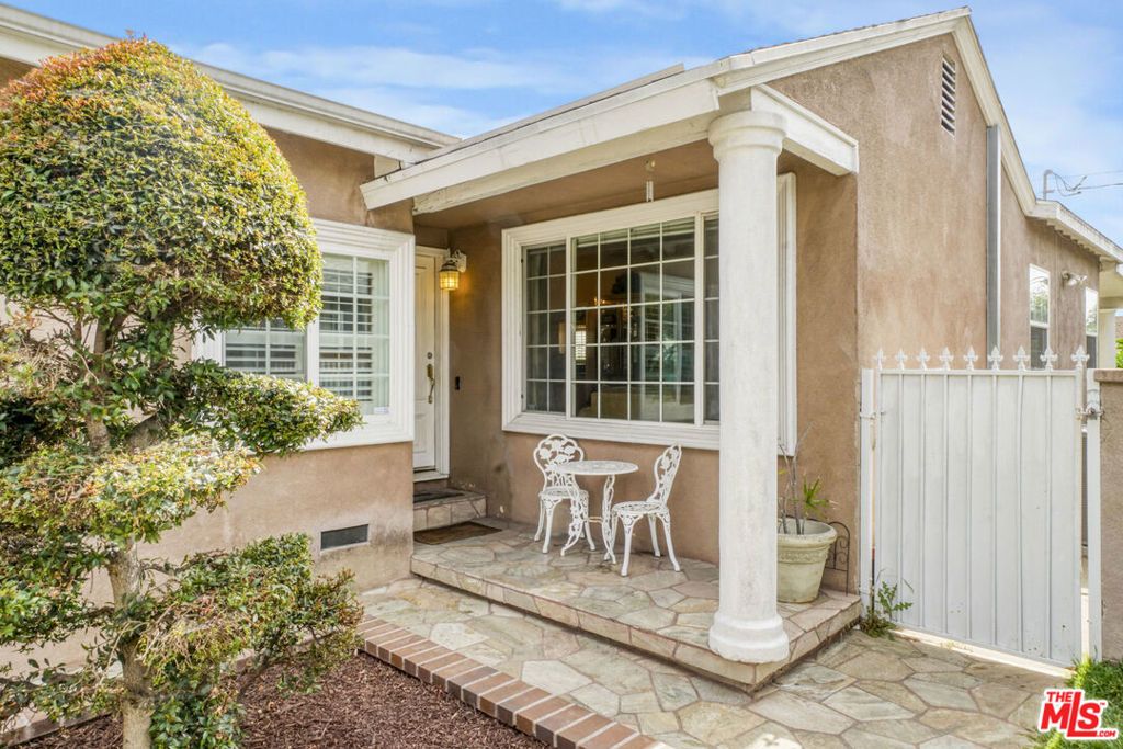 Photo of 11731 Cimarron Avenue, Hawthorne, CA 90250 (MLS # 25550733)