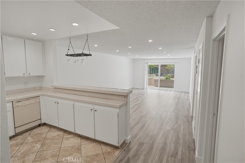 330 N Jackson 116