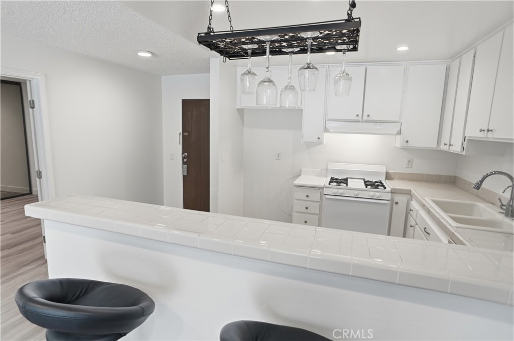 330 N Jackson 116
