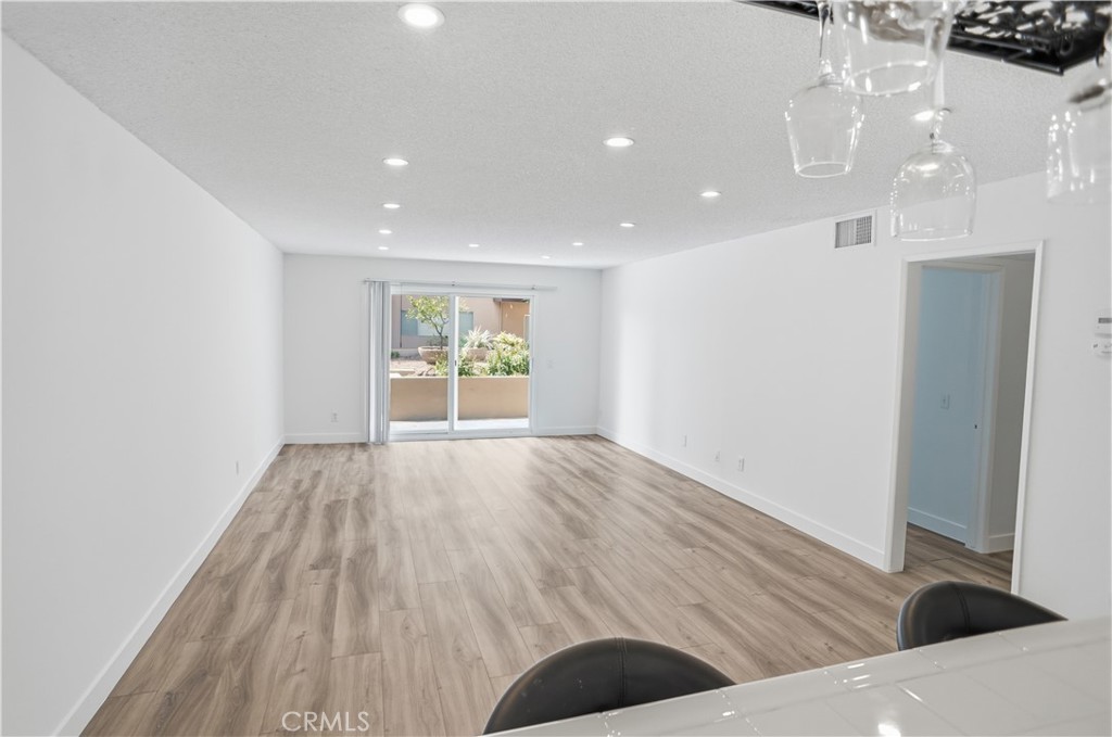 330 N Jackson 116
