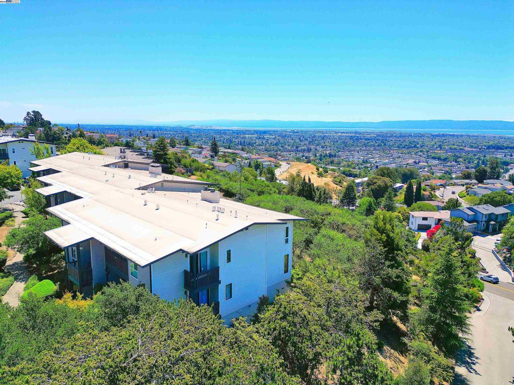 HIGHLAND PLACE - Residential