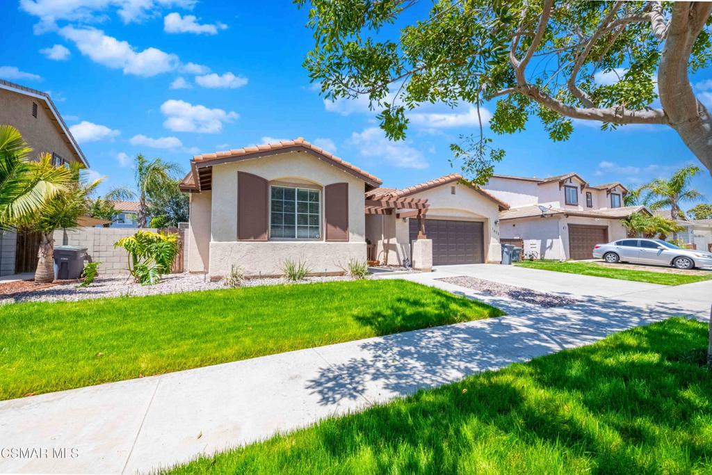 1633 Lola Way