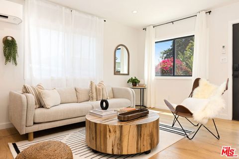 Photo of 17 Sunset Avenue #1, Venice, CA 90291 (MLS # 26859407)