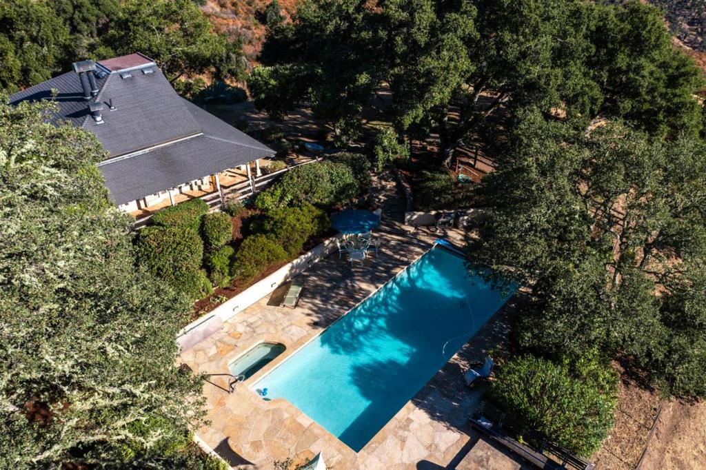 31 Asoleado Place