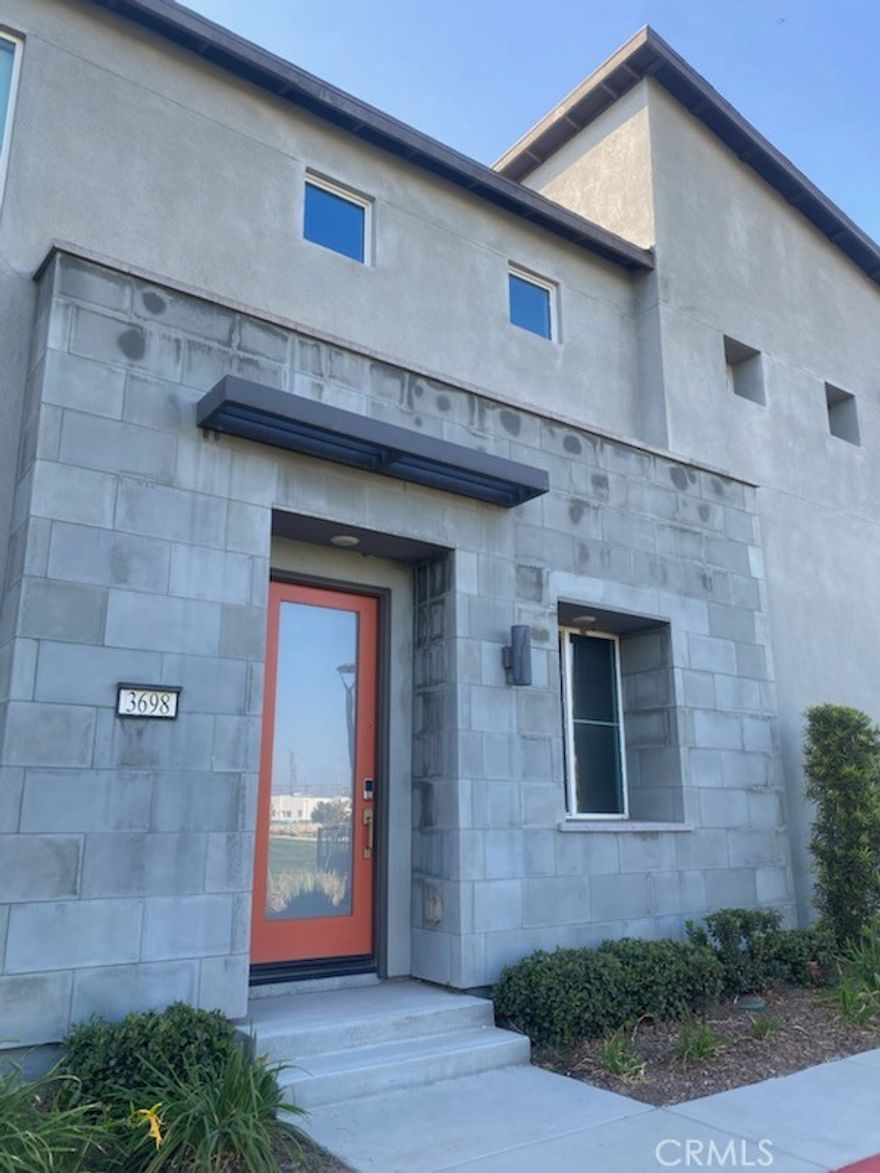 2 STORY CONDO FOR LEASE FEATURES 4 BEDROOMS, 3 BATHROOMS, 1 BEDROOM AND 1 BATHROOM DOWN, 2133 SQ FT, 2 CAR ATTACHED GARAGE, WASHER/DRYER, REFRIGERATOR INCLUDED, CENTRAL AC, DISHWASHER, MICROWAVE, SWIMMING POOL, 2 PETS ONLY, $500 PER PET, (25 LBS MAX) $25 MONTHLY PET FEE, AND $35 MONTHLY PET FEE (LARGE PET).