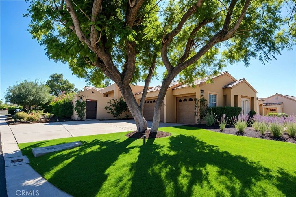 Photo of 48 Oak Tree Drive, Rancho Mirage, CA 92270 (MLS # OC25241892)