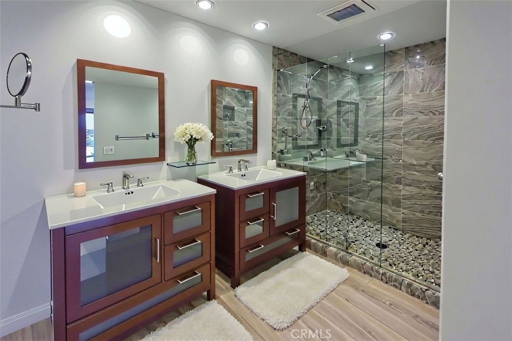 Mission Hills East/Deane Homes (32149) - Residential