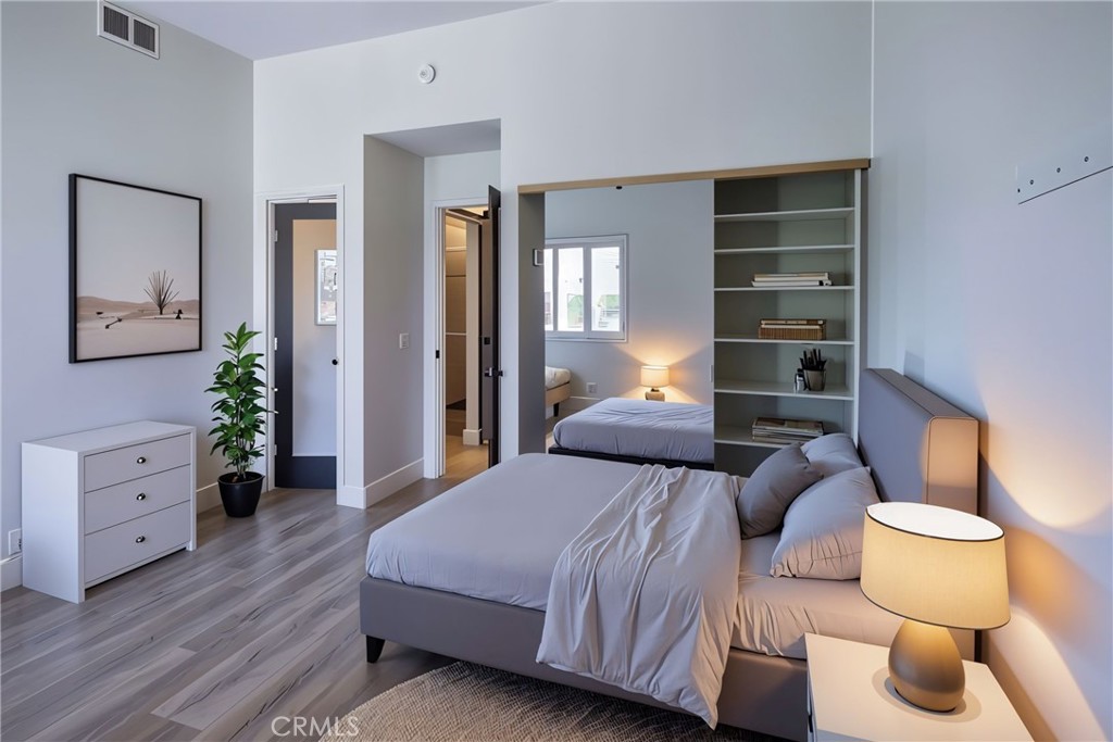 Mission Hills East/Deane Homes (32149) - Residential