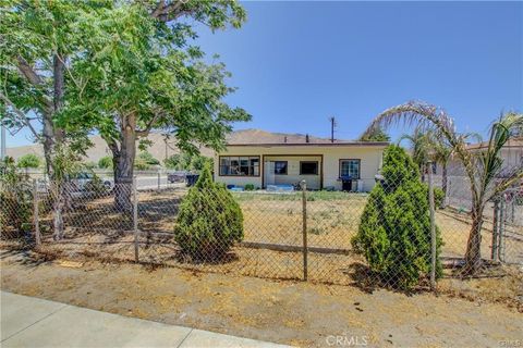 Photo of 193 W Washburn AVE #A, San Jacinto, CA 92583 (MLS # DW26147985)