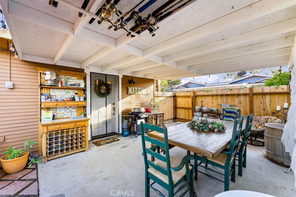 817 E Palmyra Avenue