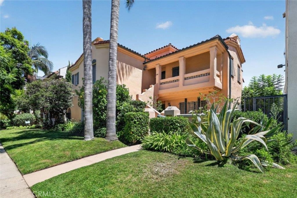 138 N La Peer Drive