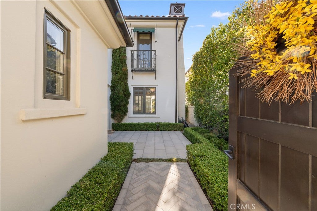 60 Sidney Bay