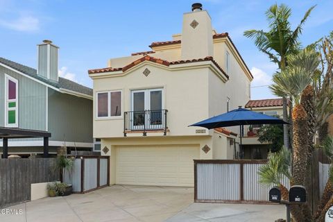 Tiny photo for 137 Fillmore Avenue, Oxnard, CA 93035 (MLS # V1-34959)