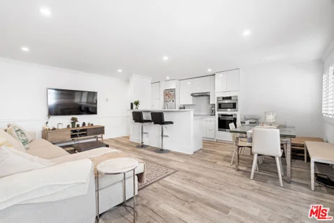 MLS: 26930611