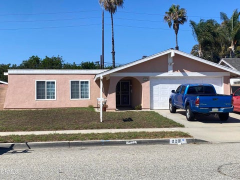 Photo of 2201 Bernadette Street, Oxnard, CA 93030 (MLS # V1-38491)