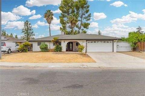 Photo of 2504 Sutton Place, Bakersfield, CA 93309 (MLS # NS25206861)
