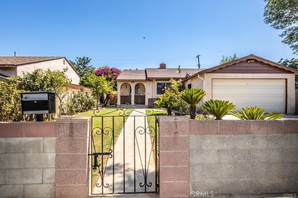 1605 W Wisteria Place