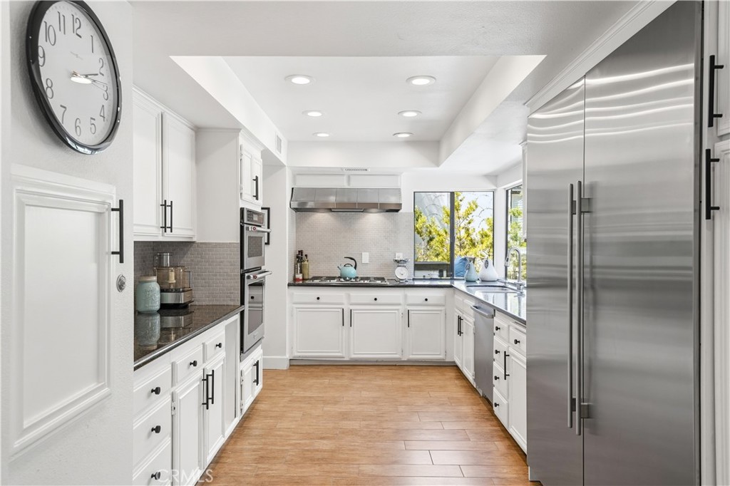 106 Avenida Mesita 22