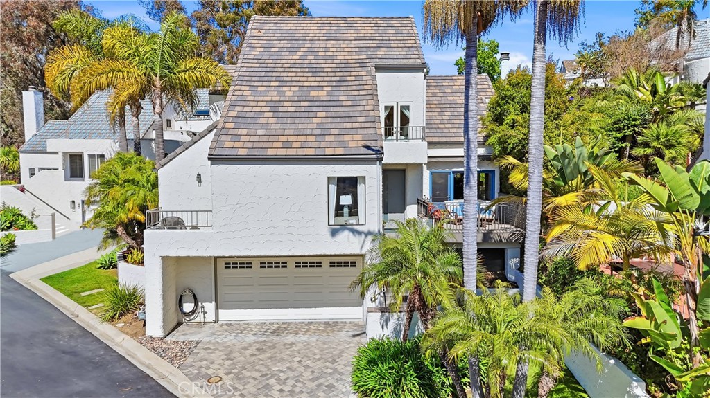 106 Avenida Mesita 22