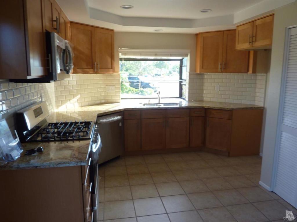 Woodside Green Patio Hms - 3087 - Residential Lease