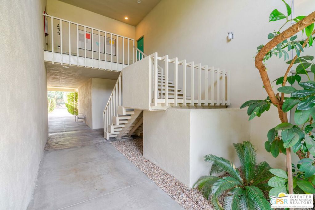459 Desert Lakes Drive