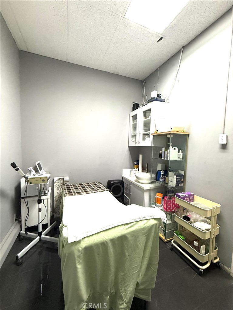 12391 Valley View Street