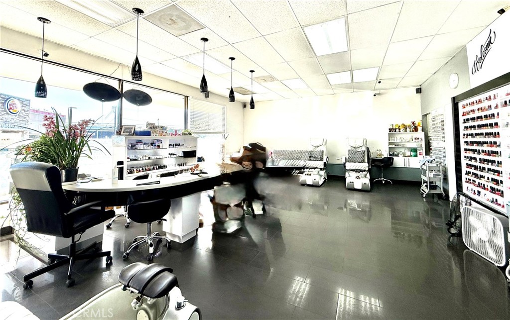 12391 Valley View Street