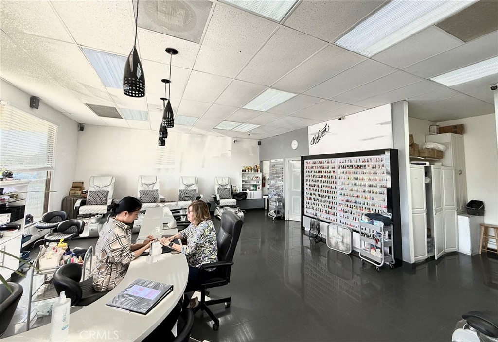 12391 Valley View Street