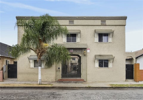 Photo of 1085 Lewis AVE, Long Beach, CA 90813 (MLS # PW26227999)