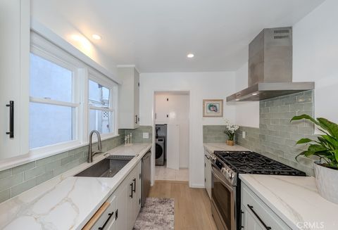 Photo of 83 63rd Place Pl, Long Beach, CA 90803 (MLS # OC26036702)