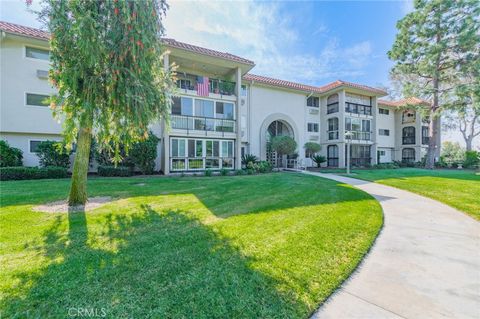 3244 San Amadeo 2C Laguna Woods CA 92637