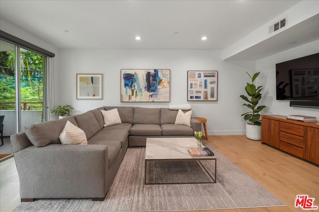 Photo of 2010 S Beverly Glen Boulevard #302, Los Angeles, CA 90025 (MLS # 25580211)