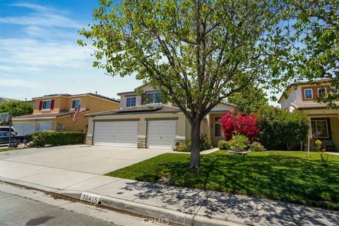 Photo of 30415 Terracina PL, Castaic, CA 91384 (MLS # SR26112434)