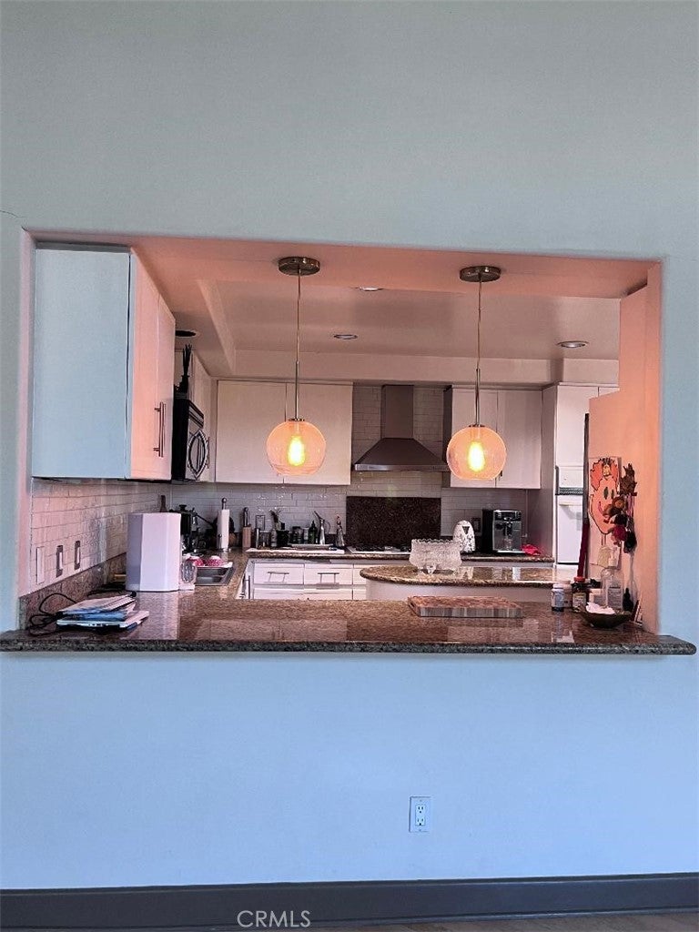 390 S Sepulveda Boulevard 208