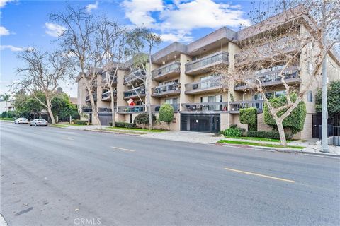 Photo of 1061 Park Avenue, Long Beach, CA 90804 (MLS # PW26103651)