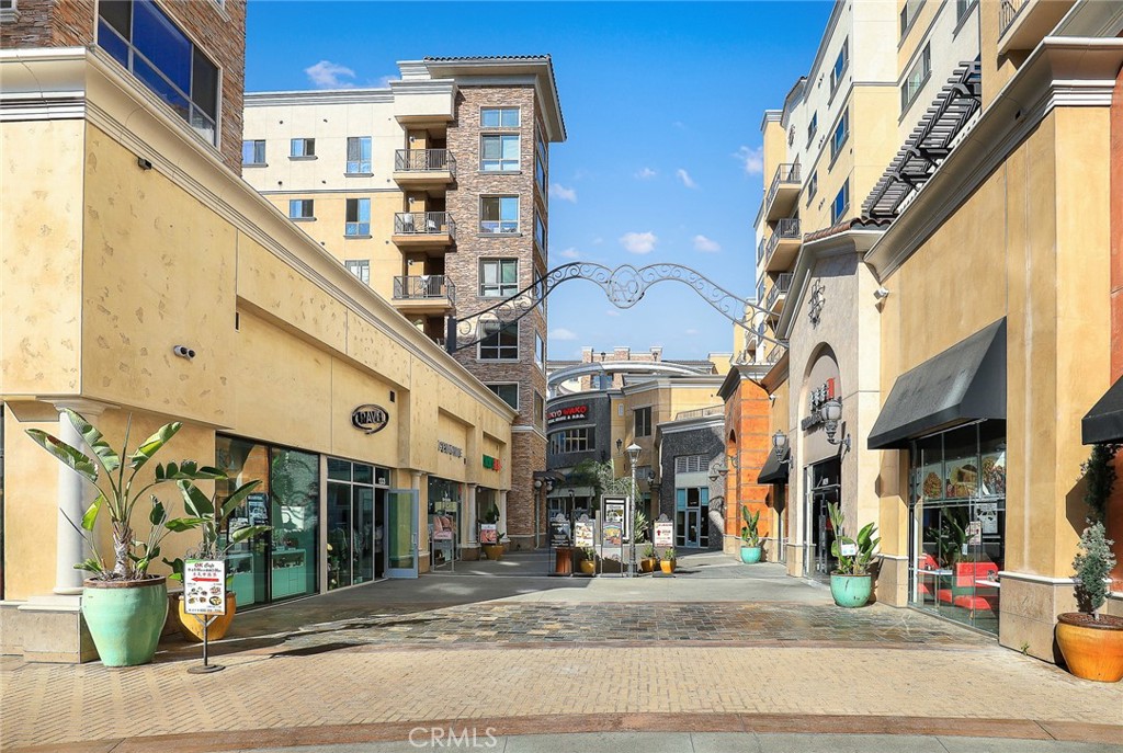600 N Atlantic Blvd 502