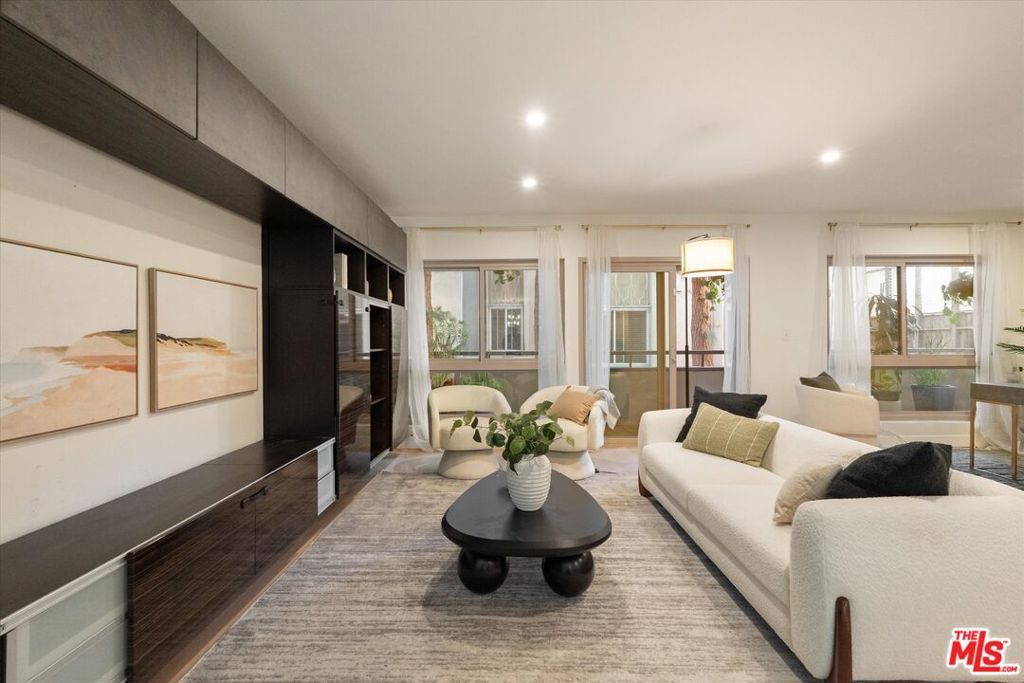 Photo of 6001 Canterbury Drive #110, Culver City, CA 90230 (MLS # 25623177)