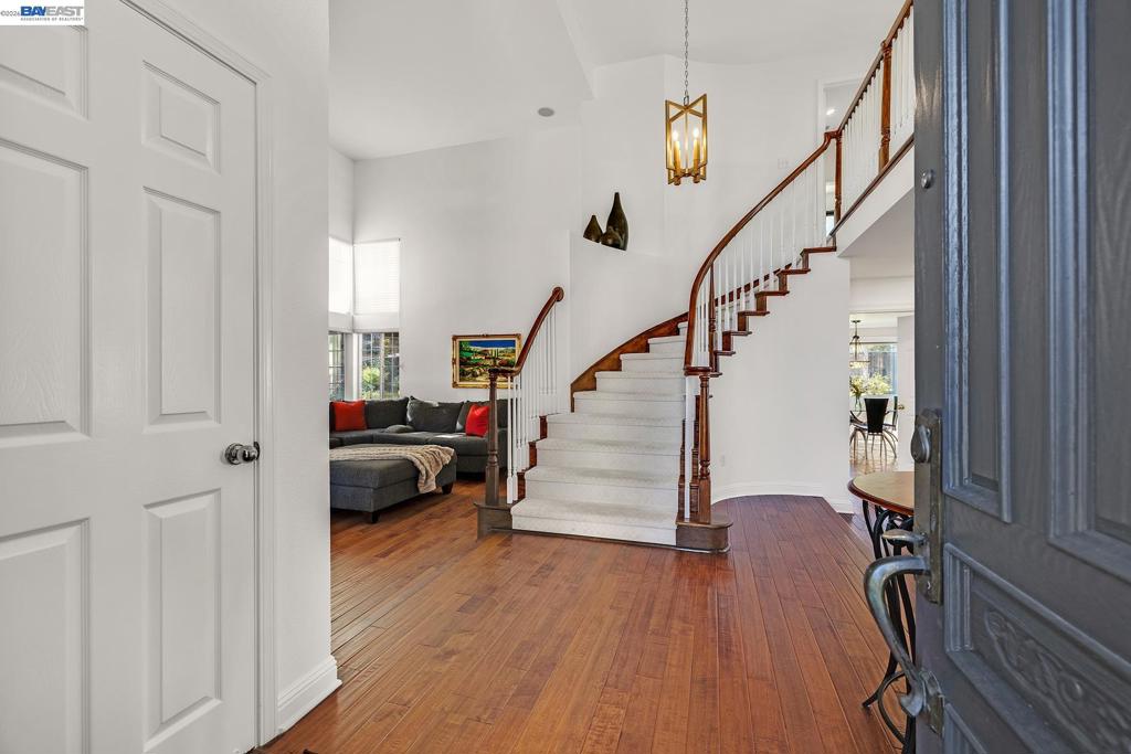 104 Wildflower Valley Ct