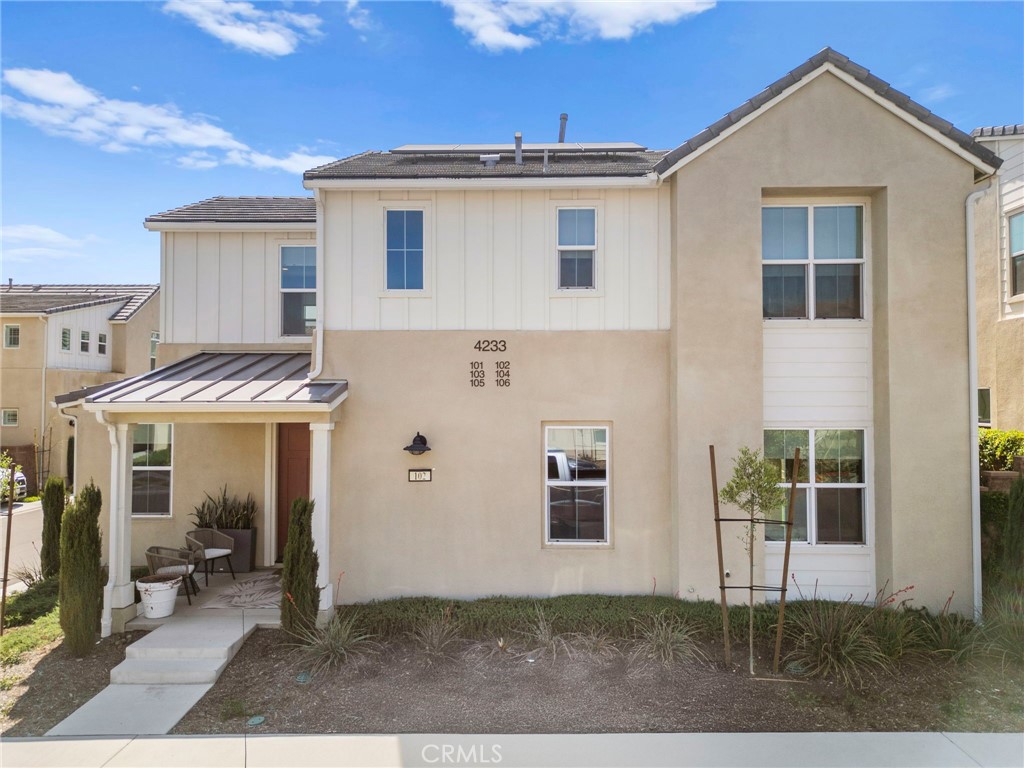 Properties 2 4233 Powell Way 102