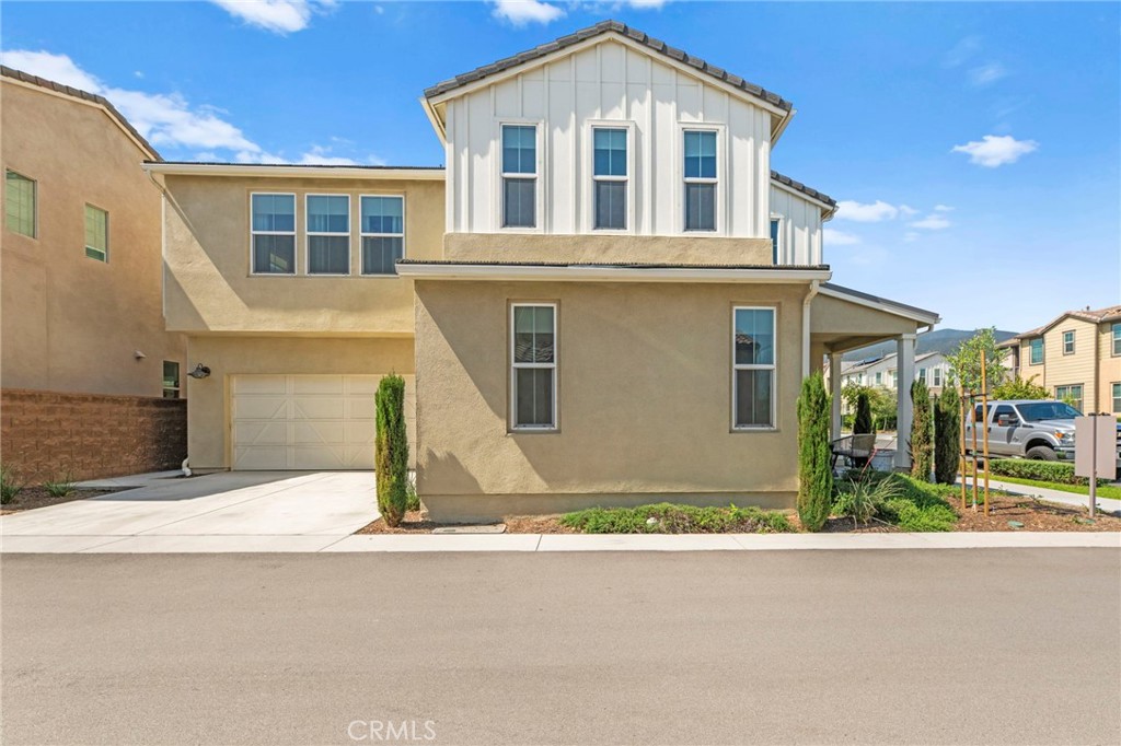 Properties 4 4233 Powell Way 102