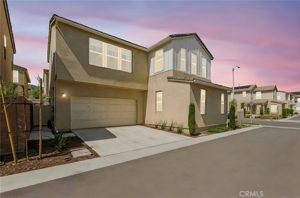 Properties 1 4233 Powell Way 102