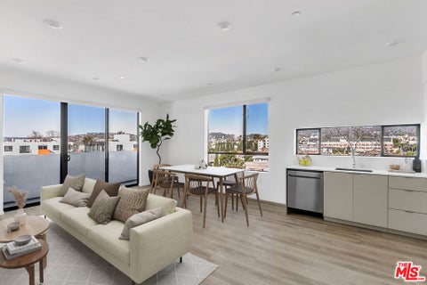 Photo of 521 N Gramercy Place #301, Los Angeles, CA 90004 (MLS # 26991515)