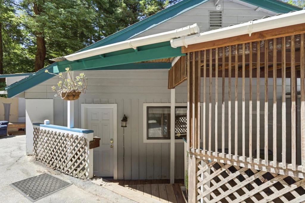 135 Oak Street