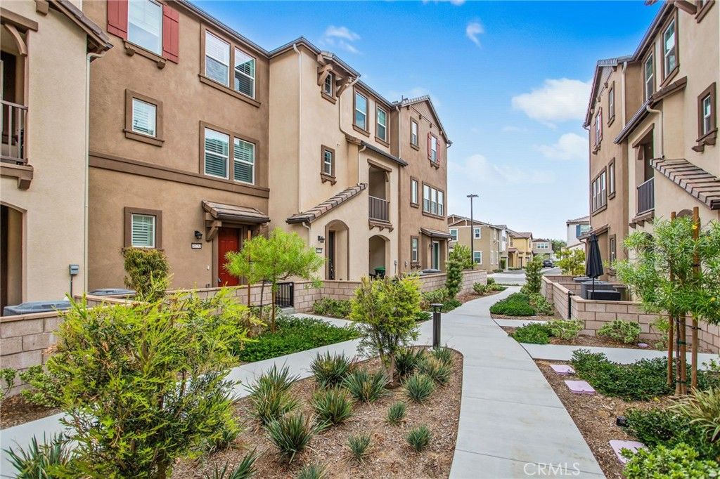 Photo of 40733 Melrose Drive, Temecula, CA 92591 (MLS # SW25226502)