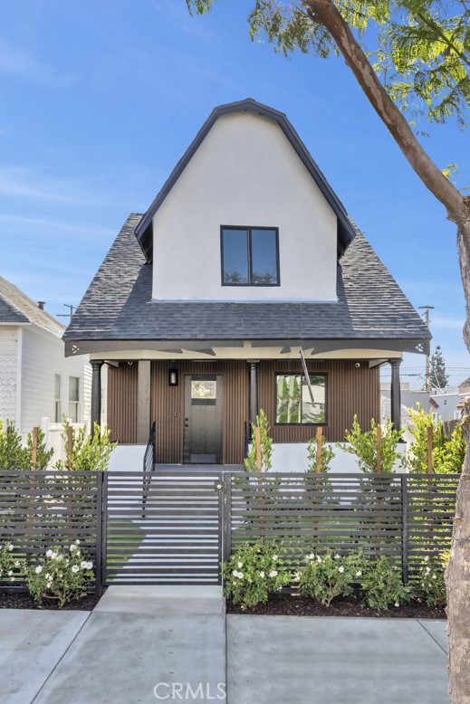 Discover the perfect blend of flexibility, flair, and functionality in this beautifully maintained duplex located in one of Long Beach’s most inclusive and dynamic neighborhoods. Whether you're looking for a home with rental income potential, a space to share with chosen family, or a smart investment in this beautiful community — this is it.
Front Unit: 3 Beds | 3 Baths
Spacious and sunlit, the front unit offers an open-concept layout perfect for modern living. You'll love the stylish kitchen, generous bedrooms, and the rare bonus of three full bathrooms — ideal for guests, housemates, or creating separate work-from-home zones.
Back Unit: 1 Bed | 1 Bath
Tucked away with its own entrance and private vibe, the back unit is a total gem — perfect for a creative studio, guest suite, income property, or space for extended family. Cozy, comfortable, and full of possibilities.
Enjoy private outdoor areas perfect for brunches, yoga, or evening wine under the stars. Thoughtfully designed with modern updates and charming details throughout, this property is move-in ready and full of heart.
Located near:
• The beach and parks
• Farmers markets and art festivals
Whether you’re building your dream life, investing in your future, or both — this unique property welcomes you to live authentically and thrive.