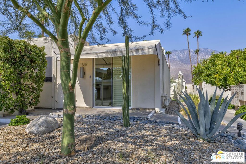 Photo of 1847 Sandcliff Road, Palm Springs, CA 92264 (MLS # 25596855PS)