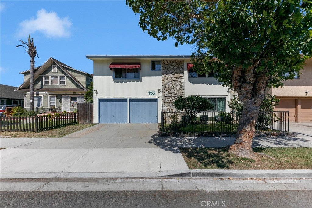 1123 Cedar